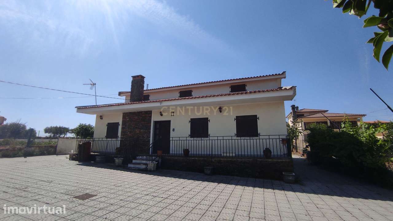 Casa Moderna em Campo de Víboras (Vimioso) com Jardim e Garagem - Grande imagem: 4/11
