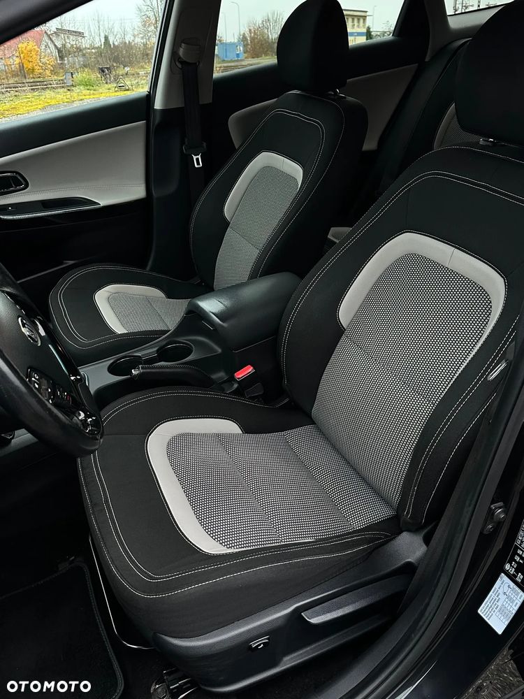 Kia Ceed - 11