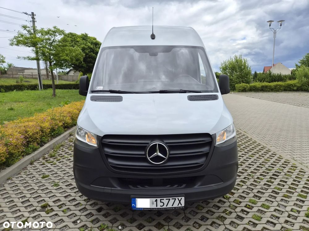 Mercedes-Benz Sprinter - 14