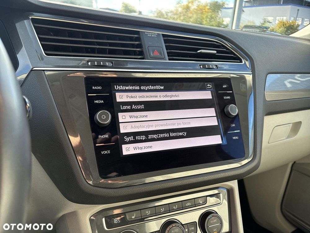 Volkswagen Tiguan - 24