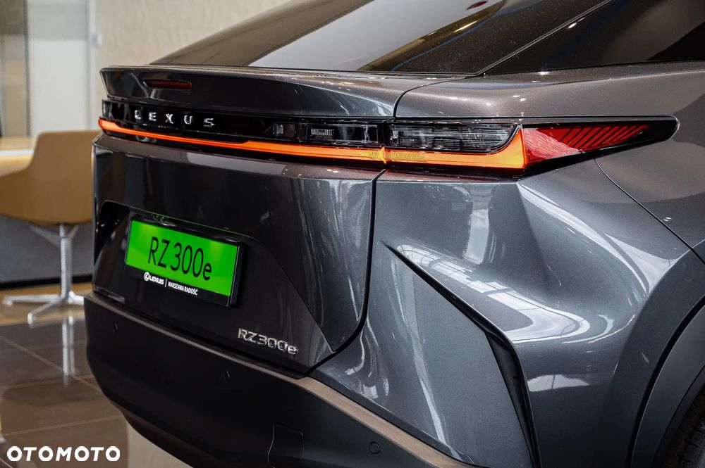 Lexus RZ 300e Prestige - 12