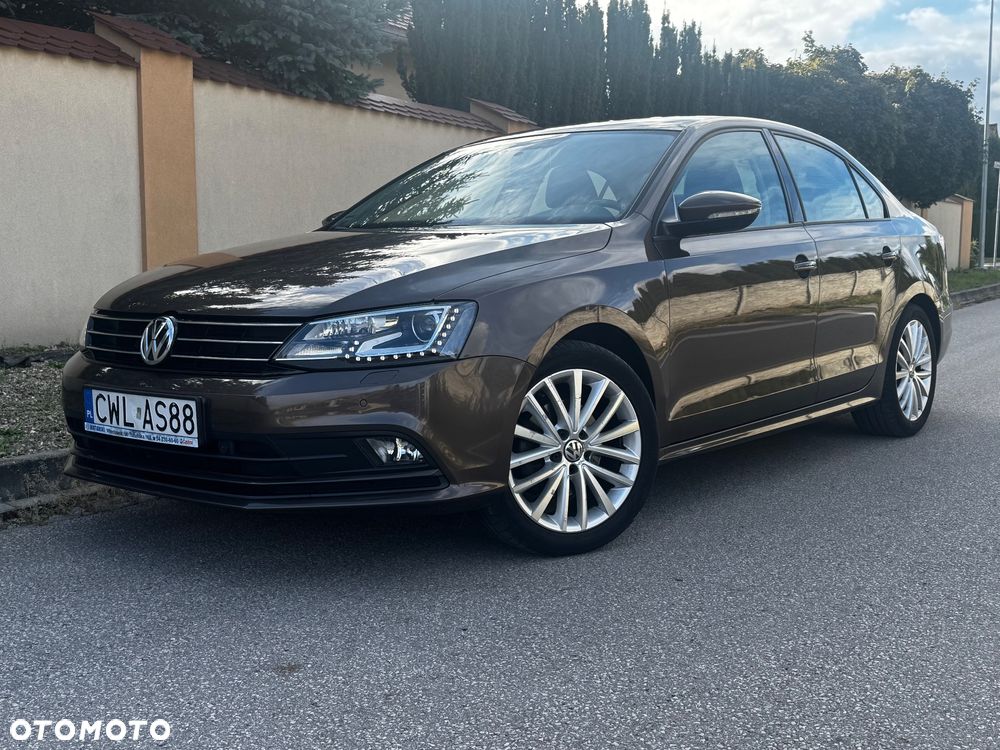 Volkswagen Jetta - 2