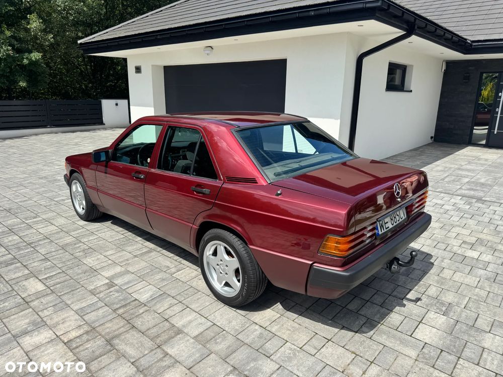 Mercedes-Benz W201 (190) - 6