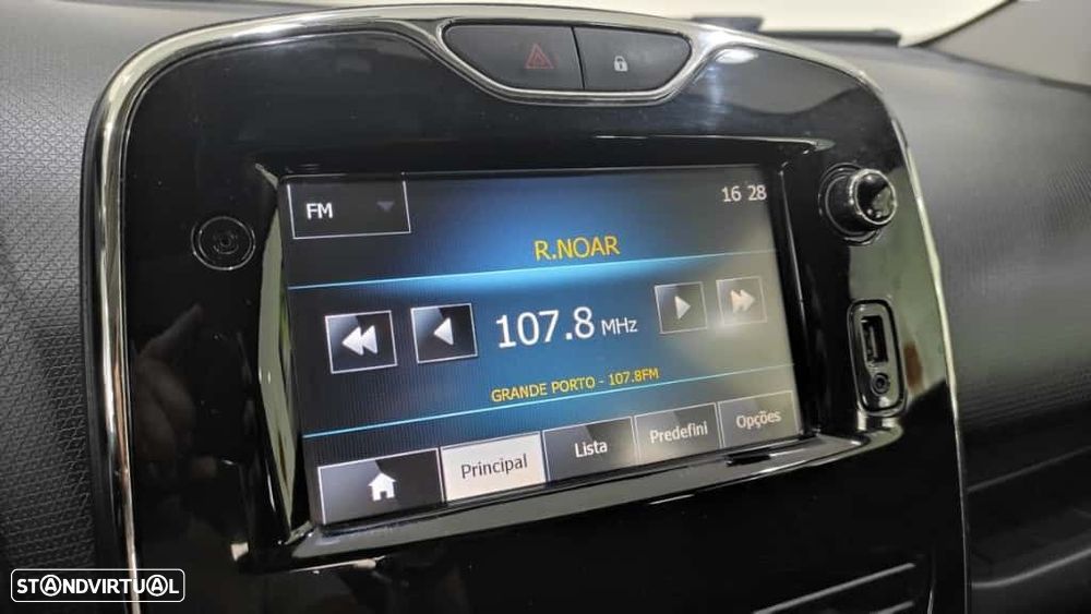 Renault Clio Sport Tourer 1.5 dCi Dynamique S - 32