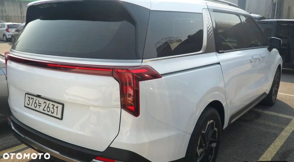 Kia Carnival - 5