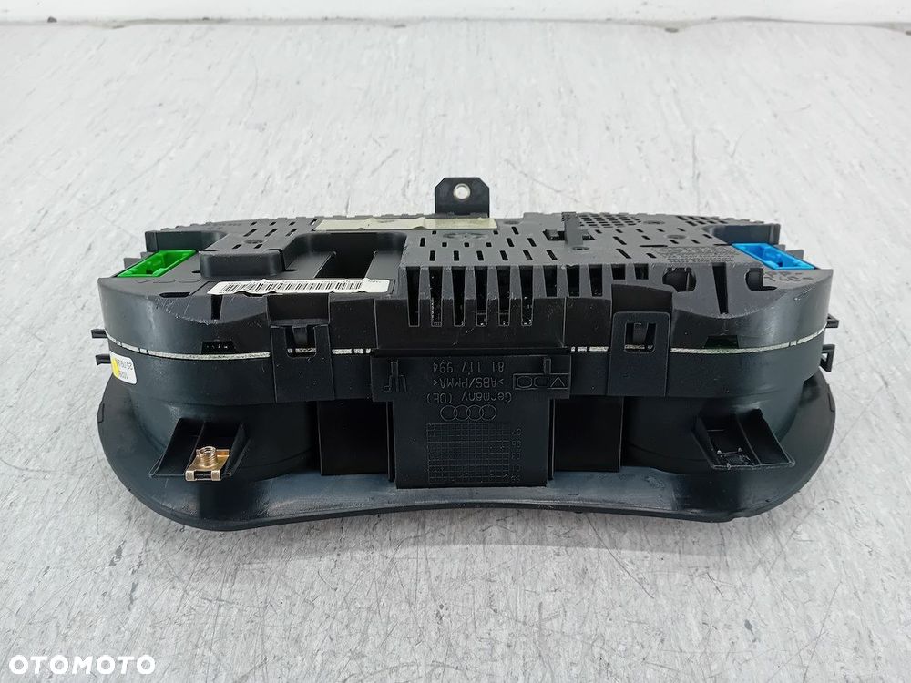 LICZNIK AUDI A2 8Z 8Z0920900 1.4 TDI - 2