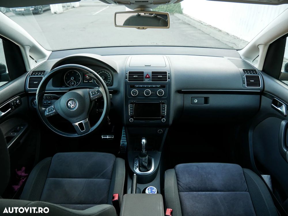 Volkswagen Touran - 20
