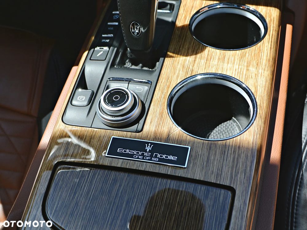 Maserati Quattroporte - 3