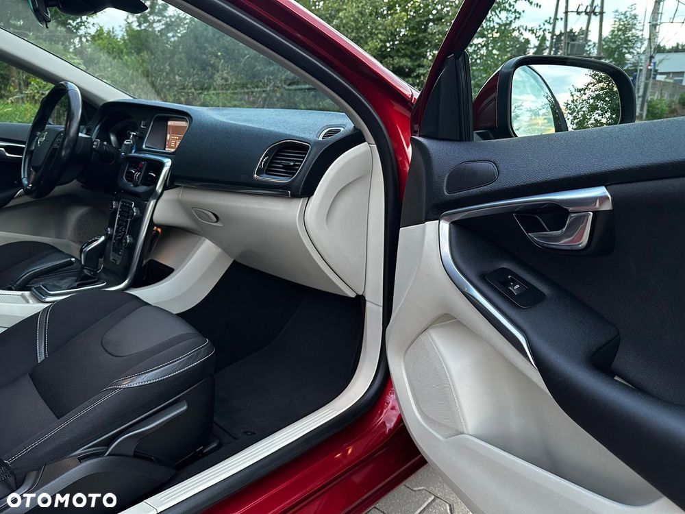 Volvo V40 D3 Geartronic Summum - 30