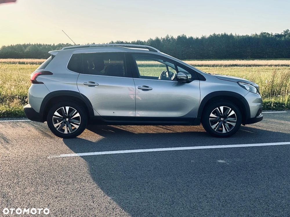 Peugeot 2008 1.5 BlueHDi Allure S&S - 2