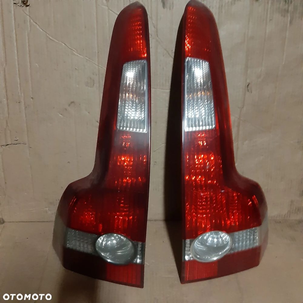 Lampa Tylna Prawa Volvo V50 04-07 - 1