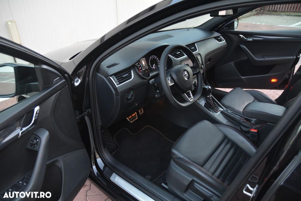 Skoda Octavia 2.0 TDI (Green tec) 4x4 DSG RS - 6