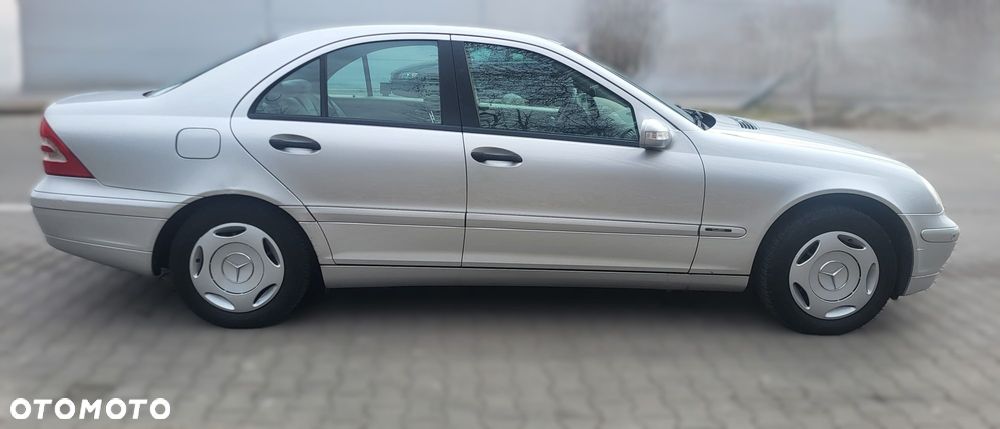 Mercedes-Benz Klasa C 180 Kompressor Classic - 3