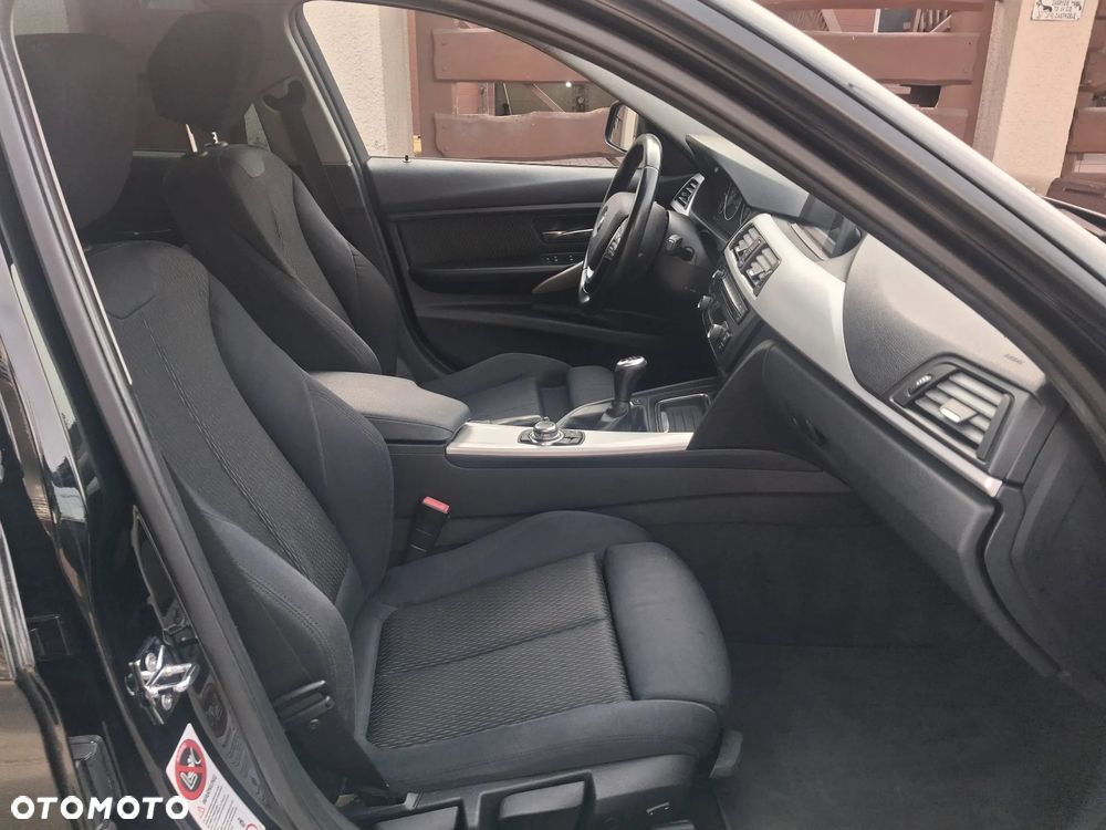 BMW Seria 3 318d Sport Line - 13