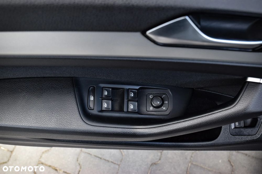 Volkswagen Passat 1.5 TSI EVO Elegance DSG - 31