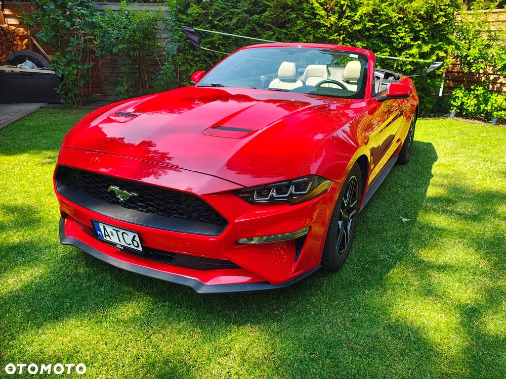 Ford Mustang - 4