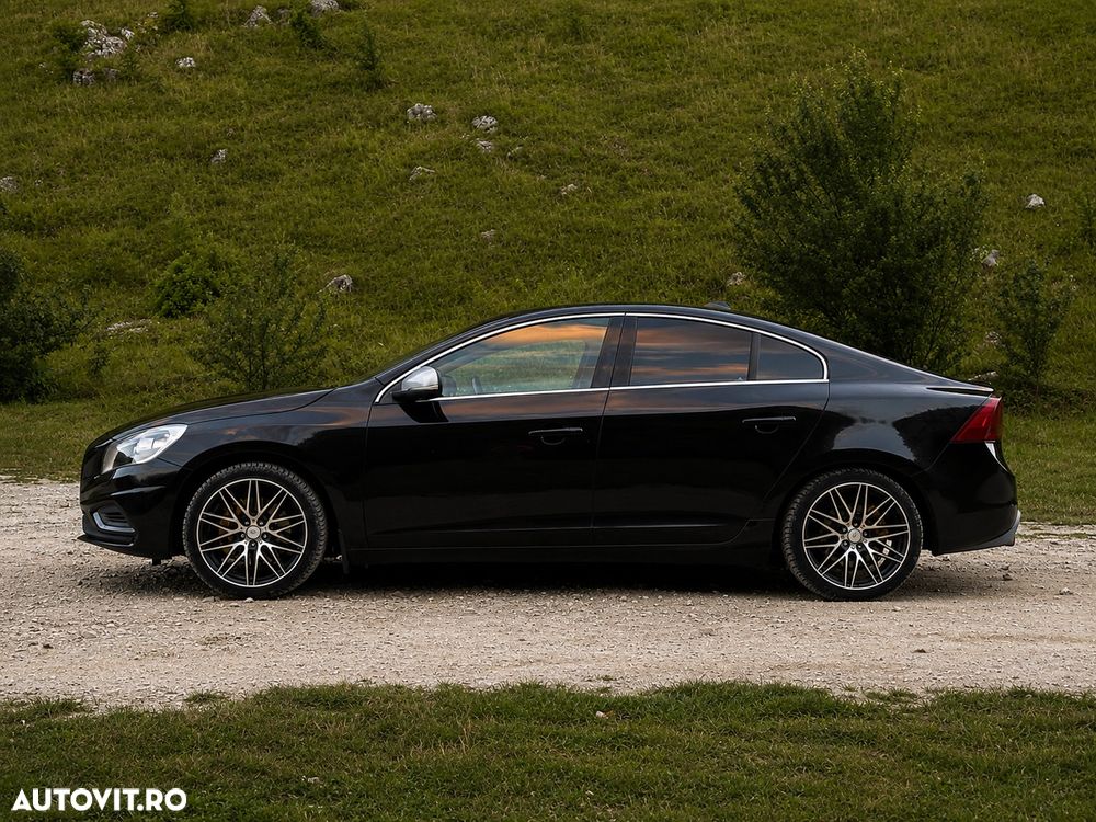 Volvo S60 D5 AWD Geartronic RDesign - 4