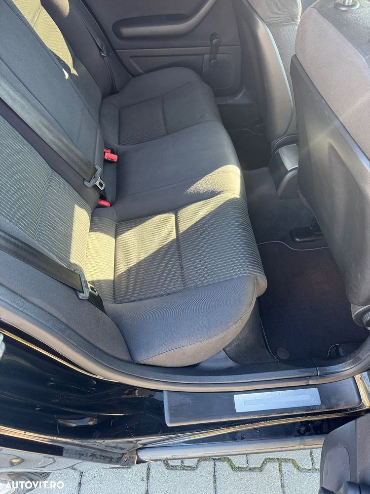 Audi A4 Avant 2.0 TDI - 9