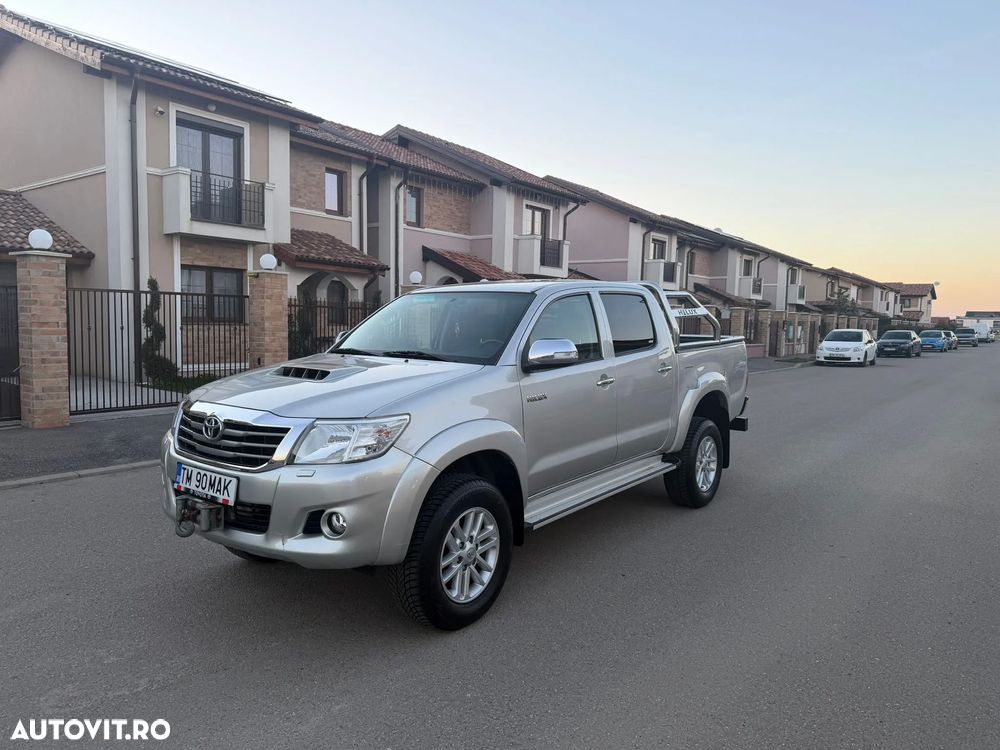 Toyota Hilux - 1