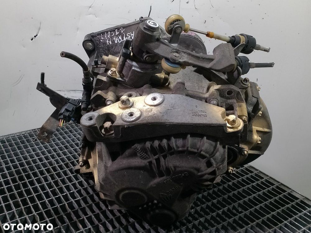 SKRZYNIA BIEGÓW MANUALNA OPEL ASTRA H 55192042     M32 1.9 CDTI - 4
