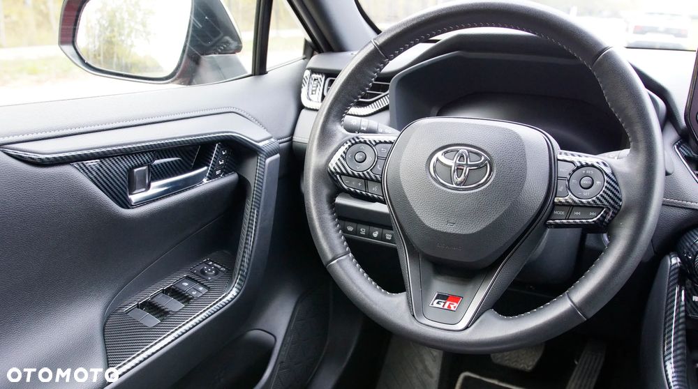 Toyota RAV4 - 8