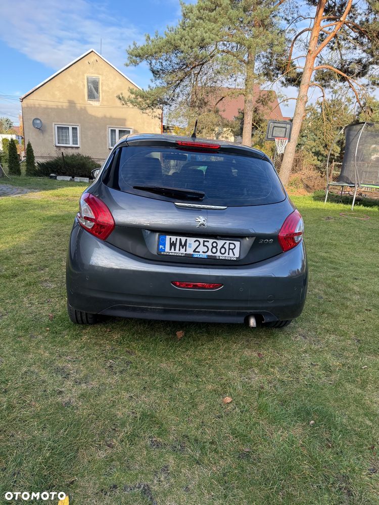 Peugeot 208 - 4