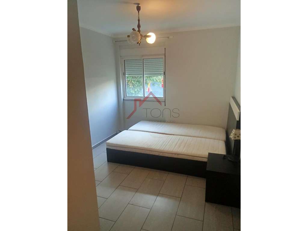 APARTAMENTO T3 + 2 CASAS DE BANHO + CAVE - Grande imagem: 2/21