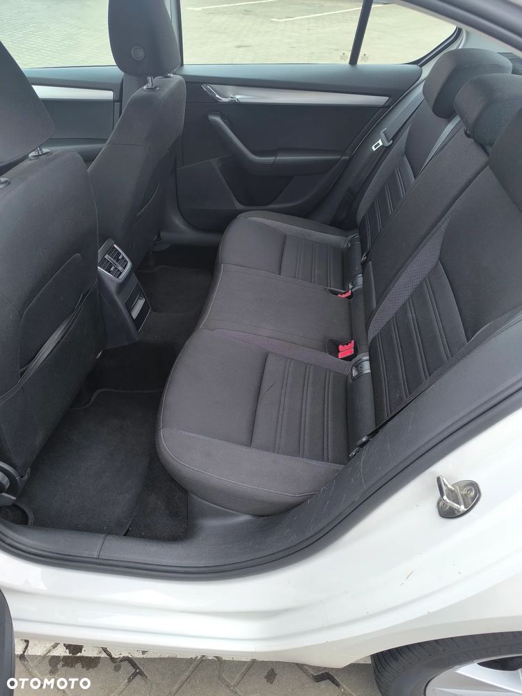 Skoda Octavia 1.6 TDI SCR Ambition - 8