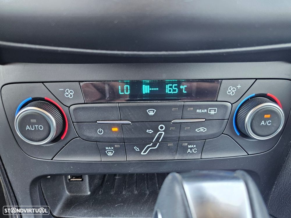 Ford Focus 1.0 EcoBoost Titanium Aut. - 35