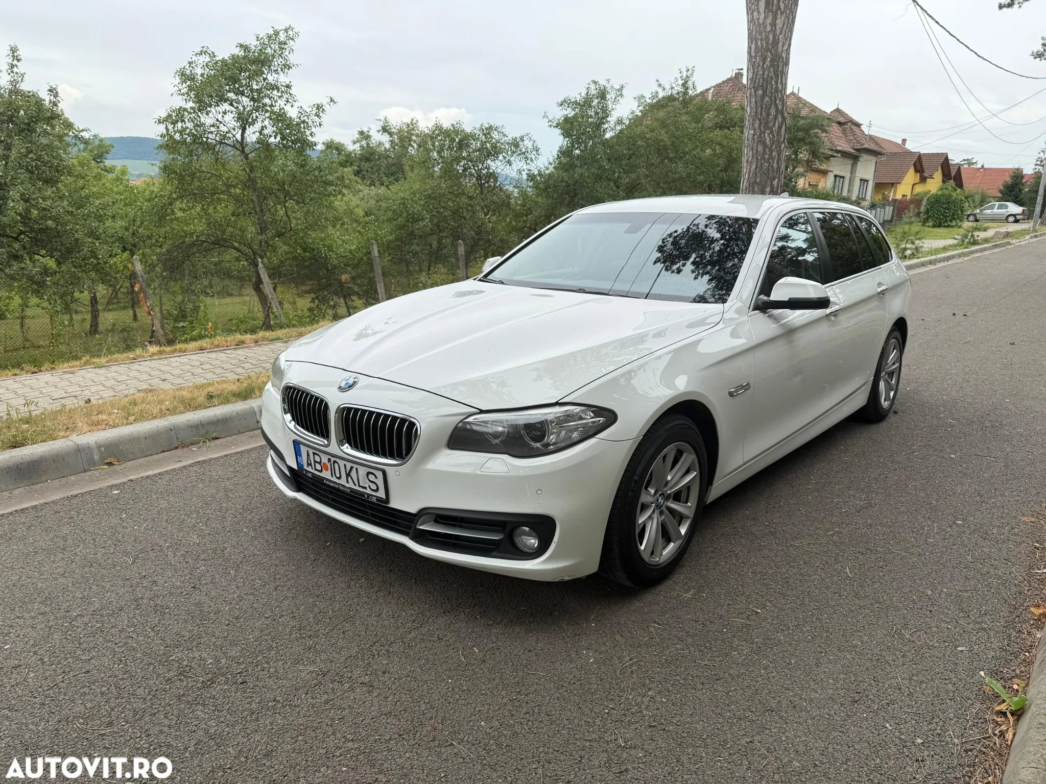 BMW Seria 5 520d Touring Aut. - 2