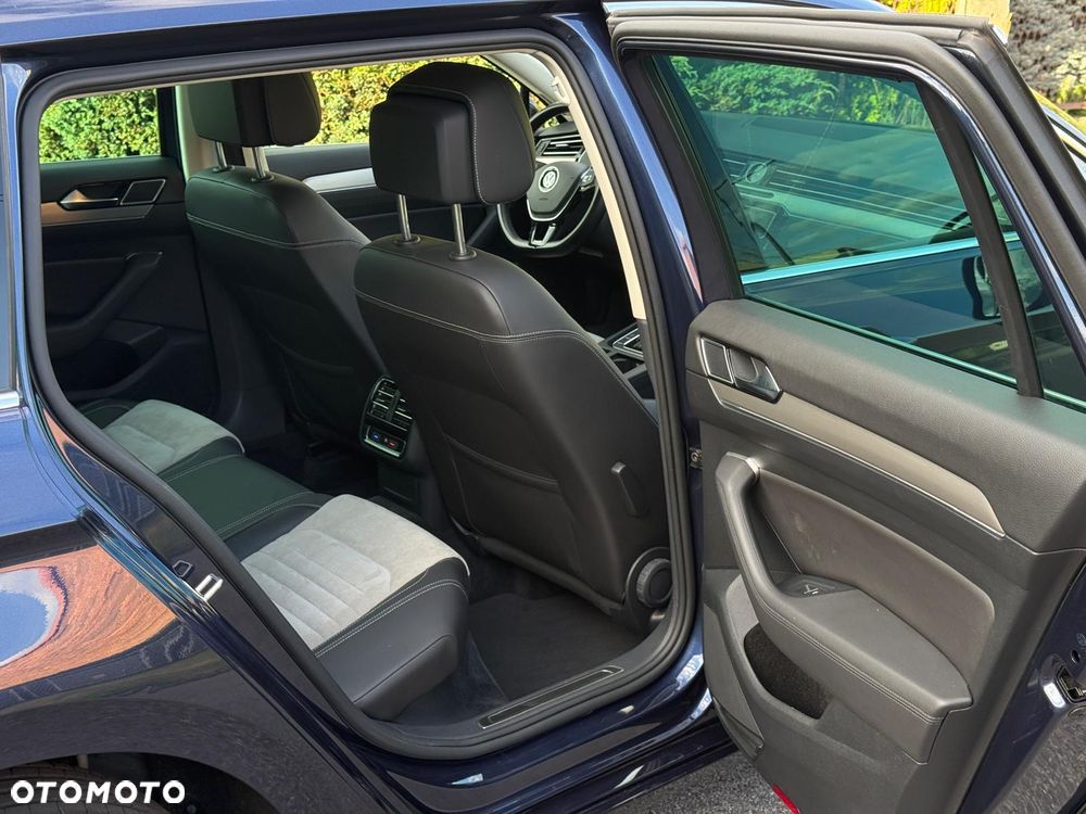 Volkswagen Passat 2.0 TDI SCR (BlueMotion Tech) 4Mot DSG Highline - 27