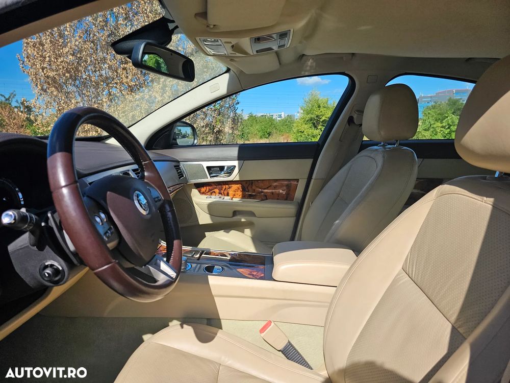 Jaguar XF 3.0 Premium Luxury Aut - 13