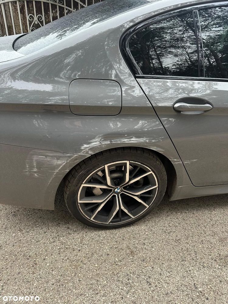 BMW Seria 5 520d xDrive - 17