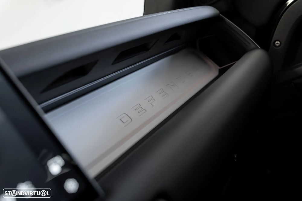 Land Rover Defender 2.0 P300e 110 AWD S - 34