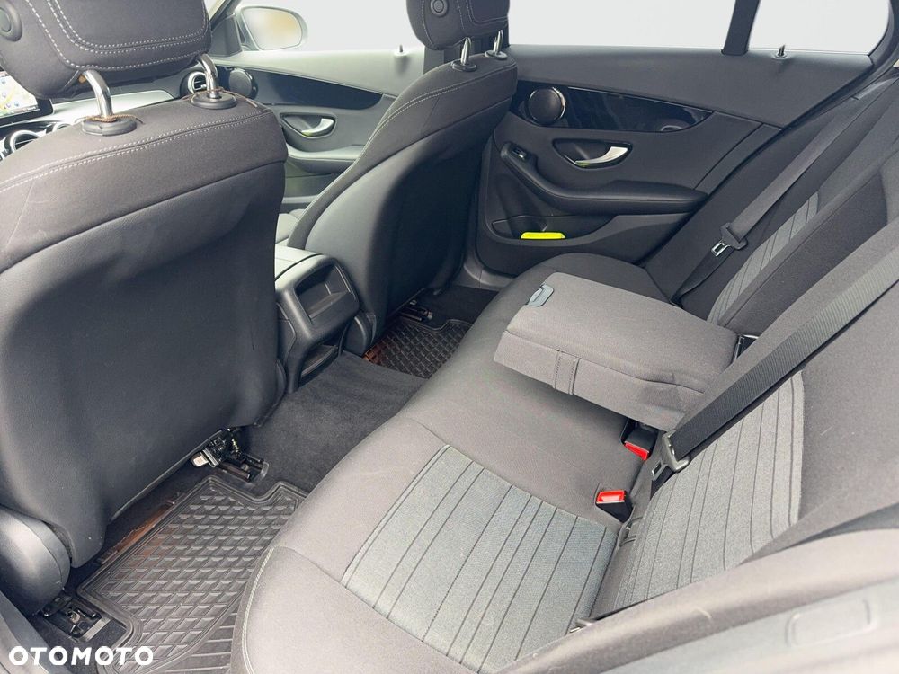 Mercedes-Benz Klasa C 180 9G-TRONIC - 18