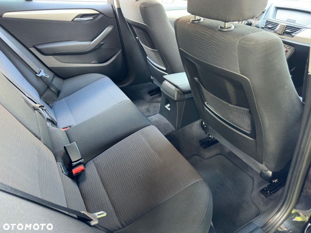 BMW X1 sDrive18d xLine - 22