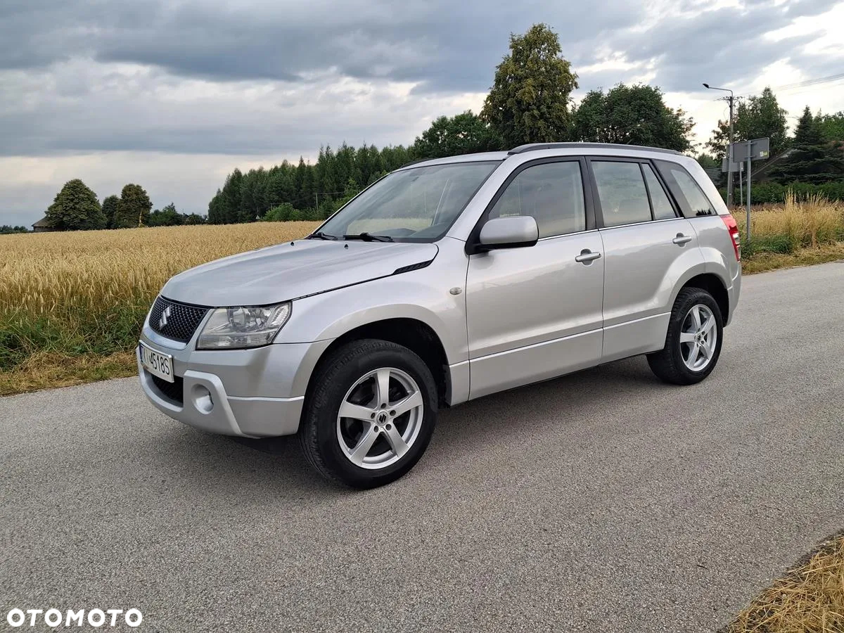 Suzuki Grand Vitara 2.0 Comfort + - 5