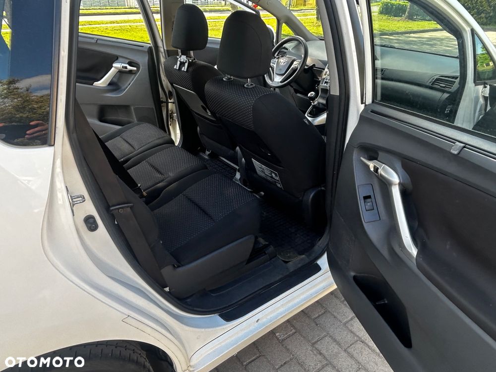 Toyota Verso 2.0 D-4D Sol plus 7os - 8
