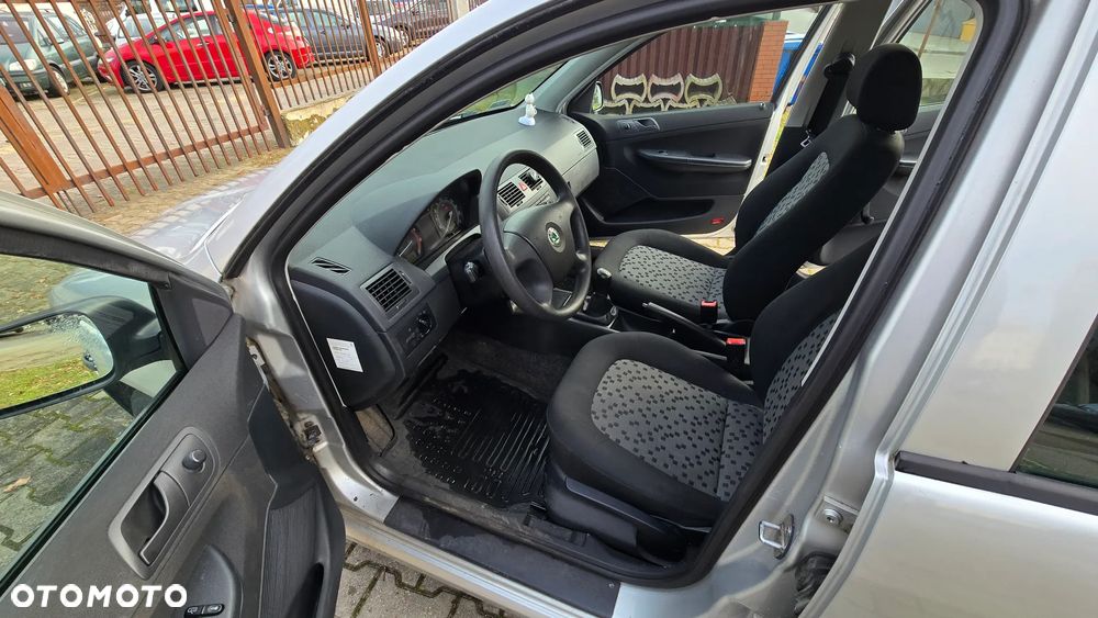 Skoda Fabia 1.4 16V Active - 10