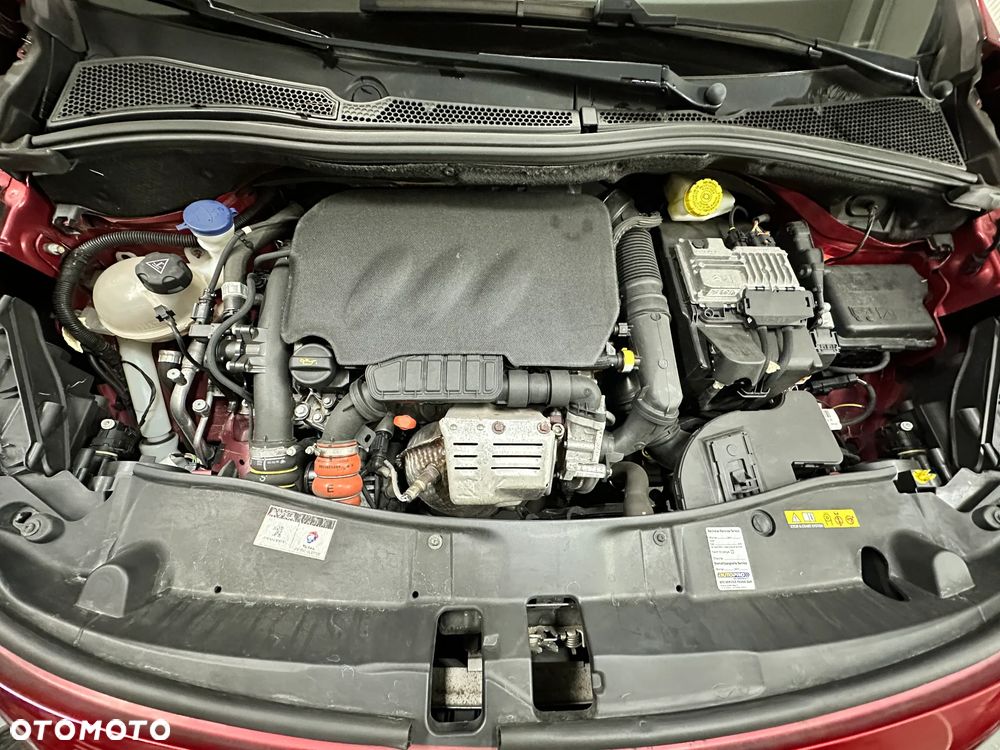 Peugeot 2008 1.2 Pure Tech GPF Allure S&S EAT6 - 27