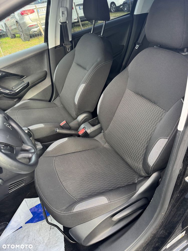Peugeot 208 1.2 VTi Style - 16
