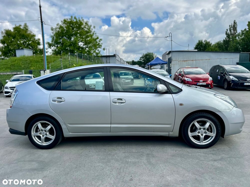 Toyota Prius 1.5 VVT-i Prestige - 6