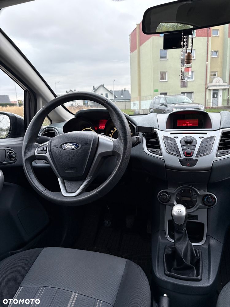 Ford Fiesta 1.25 Ghia - 8