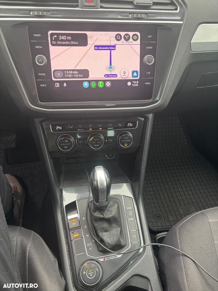 Volkswagen Tiguan - 11