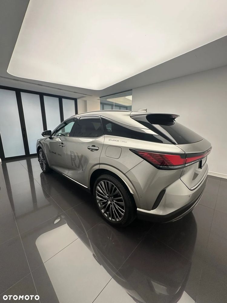 Lexus RX 450h+ Omotenashi - 5