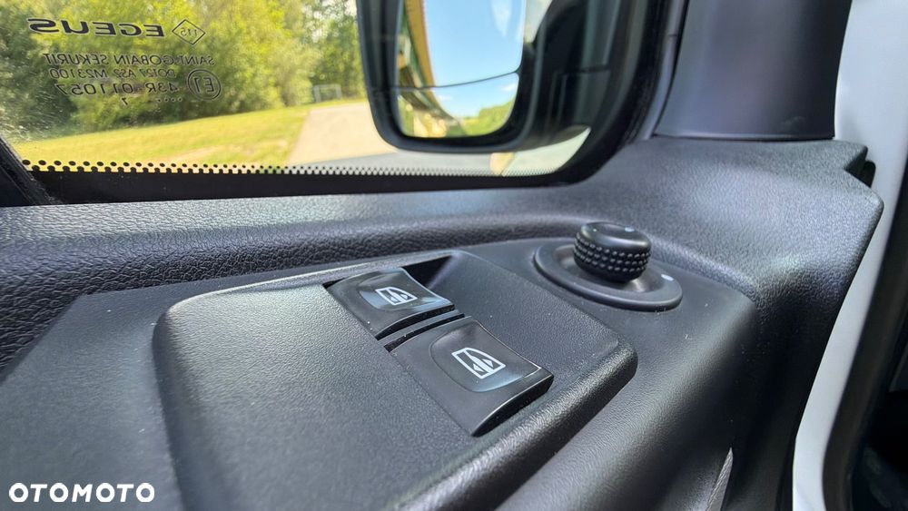 Renault TRAFIC - 20