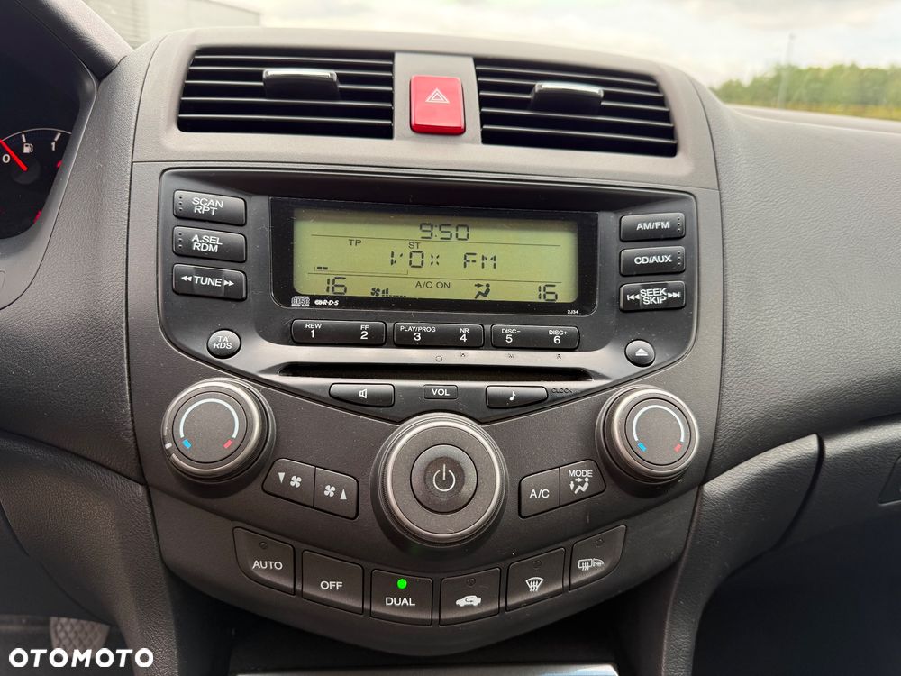 Honda Accord 2.0 Comfort - 35