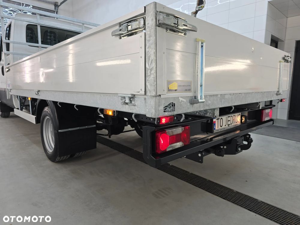 Iveco DAILY 50C18 / 35C18 DOKA SKRZYNIA DŁUGA3,81cm + SKRZYNIA NA NARZĘDZIA DEMONTOWANA HAK 3500Kg TEMPOMAT KLIMA 31 Tyś km SERWIS DO OSTATNIEGO Km ASO IVECO NA GWARANCJI - 18