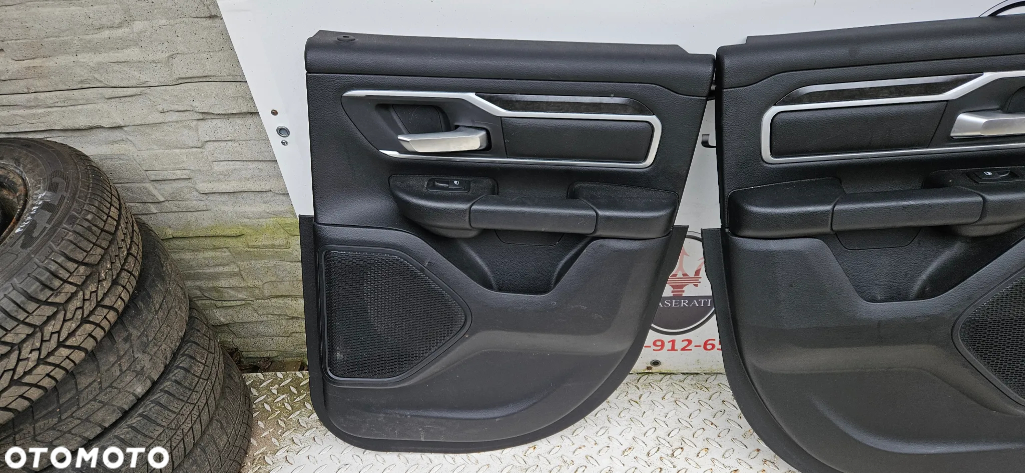 RAM 1500 V 5 2019- Big Horn KRÓTKI QUAD CAB 1,5 Komplet foteli Fotele tapicerka Kanapa Środek Boczki wykładzina Słupek próg listwa CZARNE WNĘTRZE WELUR - 31