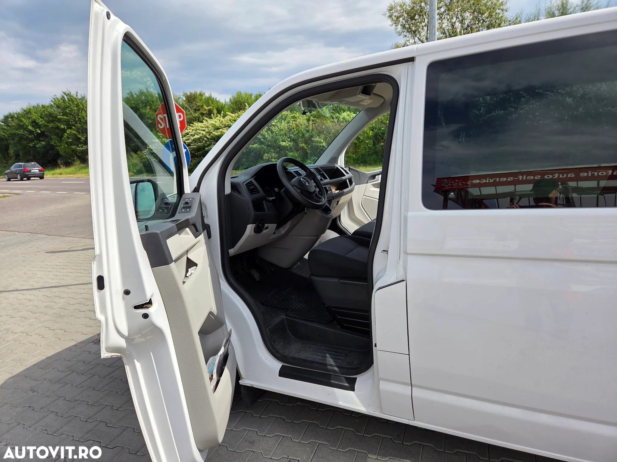 Volkswagen Transporter Kombi T6 2.0 TDI 110 kW KR - 6